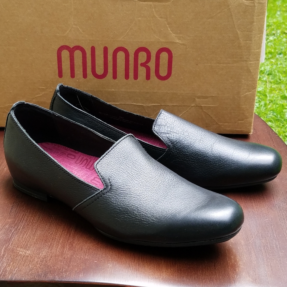 EUC Clem Munro 9 made USA black flats